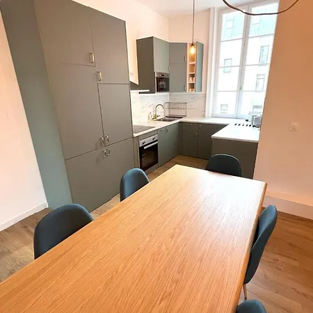 Renovated 8 Pers *