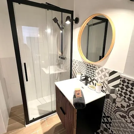 Renovated 8 Pers Apartment *